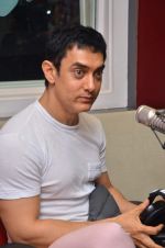 Aamir Khan in Kolhapuris at BIG fm for Satayamev Jayate first hand reactions on 29th June 2012 (6).JPG
